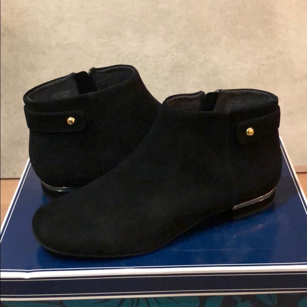 Seychelles Black Suede Low Heel Booties - Size 8